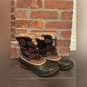 SOREL snowboots, pristine condition